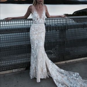 Stevie wedding dress in ivory
